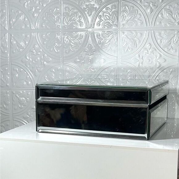 American Atelier Glass Jewelry Keepsake Box - Picture 5 of 6